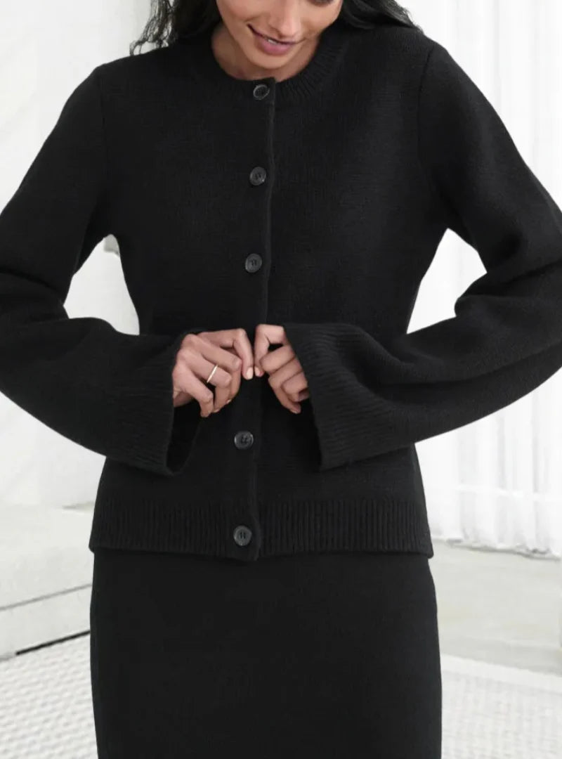 Mia - Women's Timeless Buttoned Elegance Cardigan